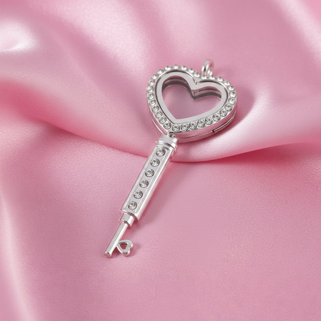 L-10 Heart Key Rhinestone Locket