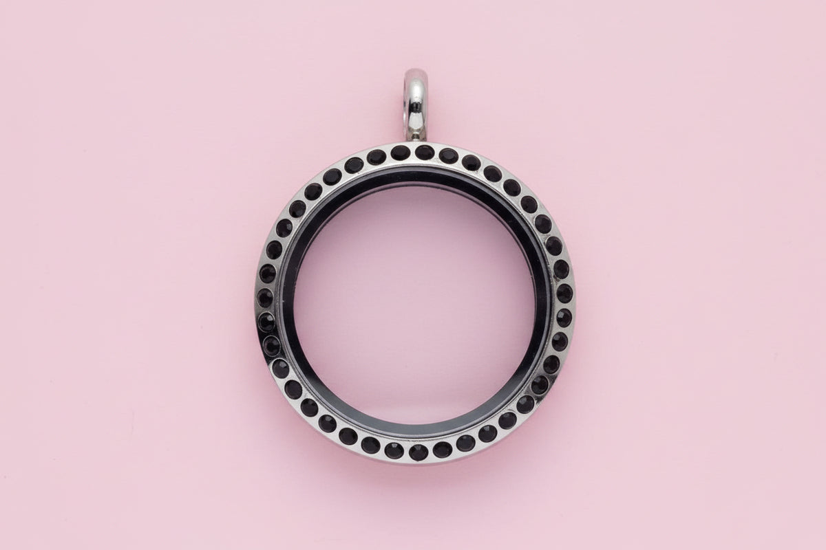 L-13 Round Rhinestone Locket